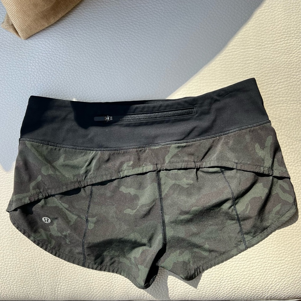 size 4 lululemon shorts